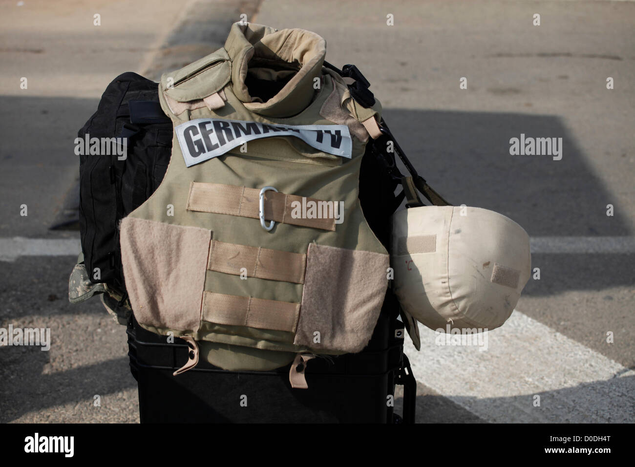 Una giacca protettiva in flak contrassegnata TV tedesca Foto Stock