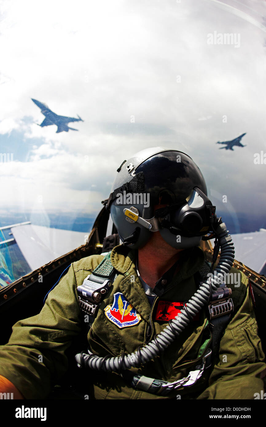 Volo pilota F-16 Fighting Falcon Foto Stock
