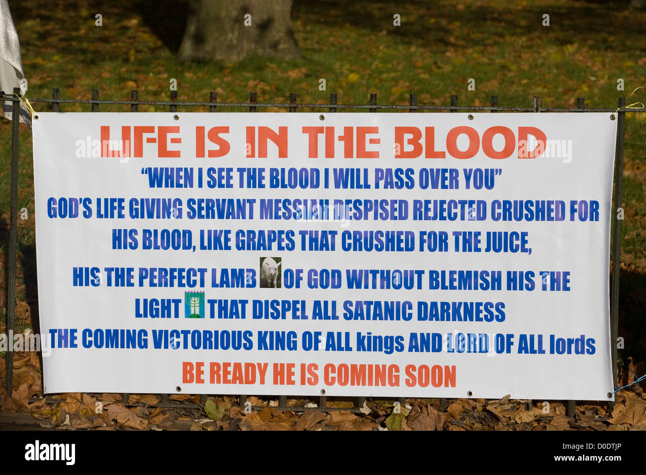 Banner con "la vita è Sangue" a Speakers corner Hyde Park Londra Foto Stock