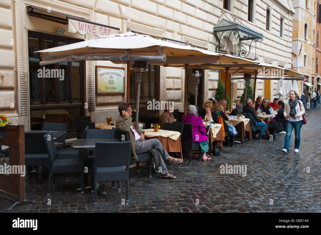 Cafe terrazza Piazza della Rotonda centro storico della città vecchia Roma  Lazio Italia centrale Europa Foto stock - Alamy