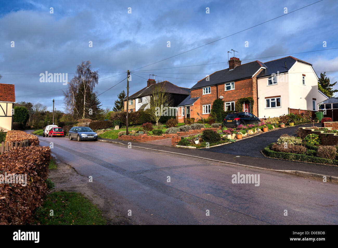Scatola mista nel villaggio inglese Foto Stock