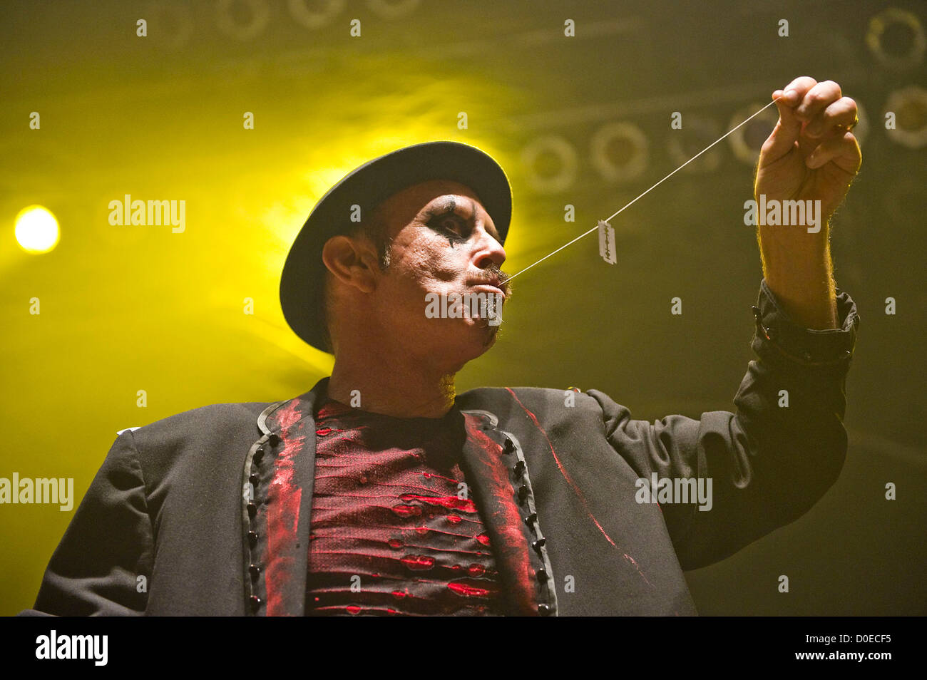 Bandmember per Alice Cooper performing live al Roundhouse Londra Inghilterra Carsten Foto Stock