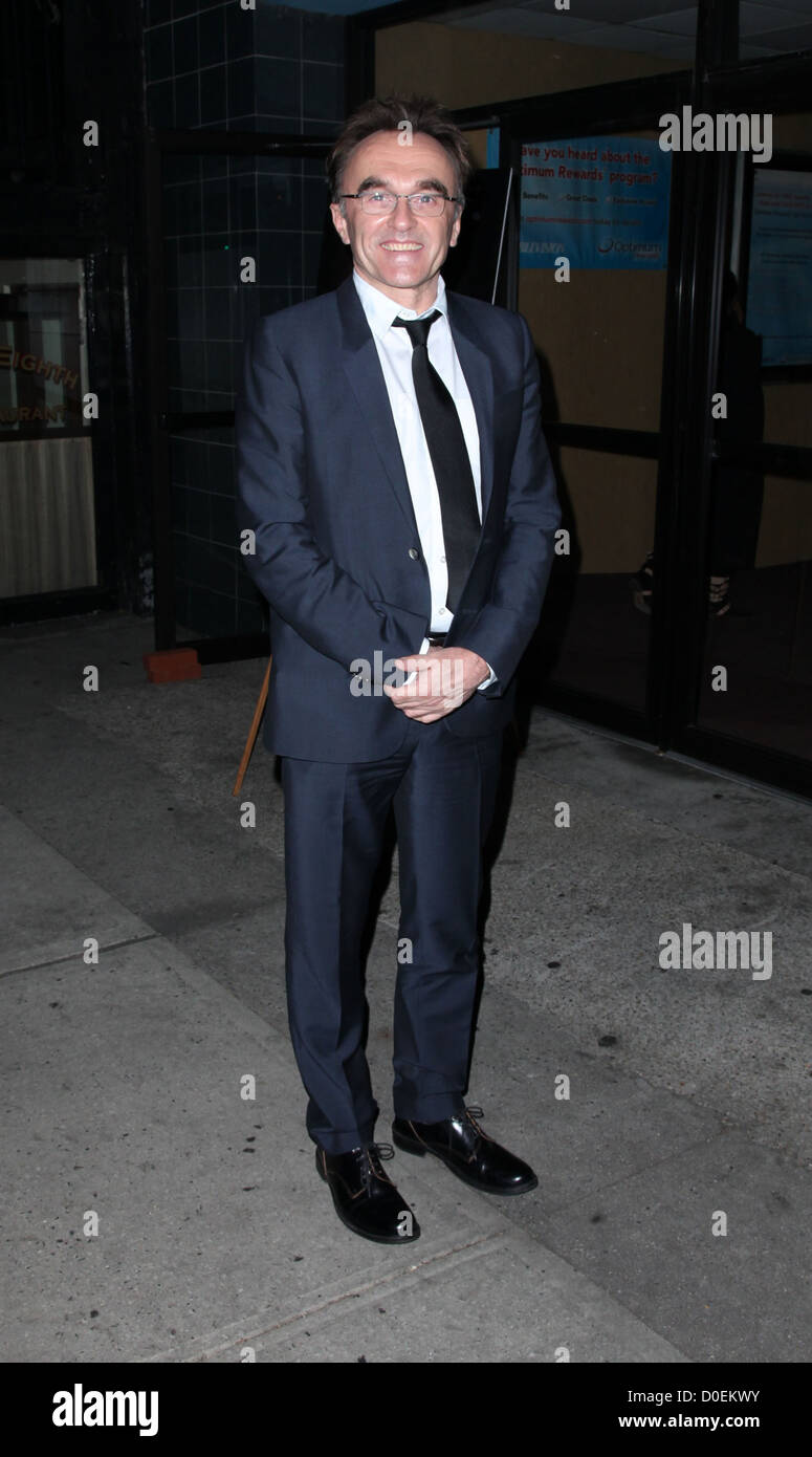 Direttore Danny Boyle il New York premiere del '127 ore" tenutosi a Chelsea Clearview Cinema - arrivi al di fuori di New York City, Foto Stock