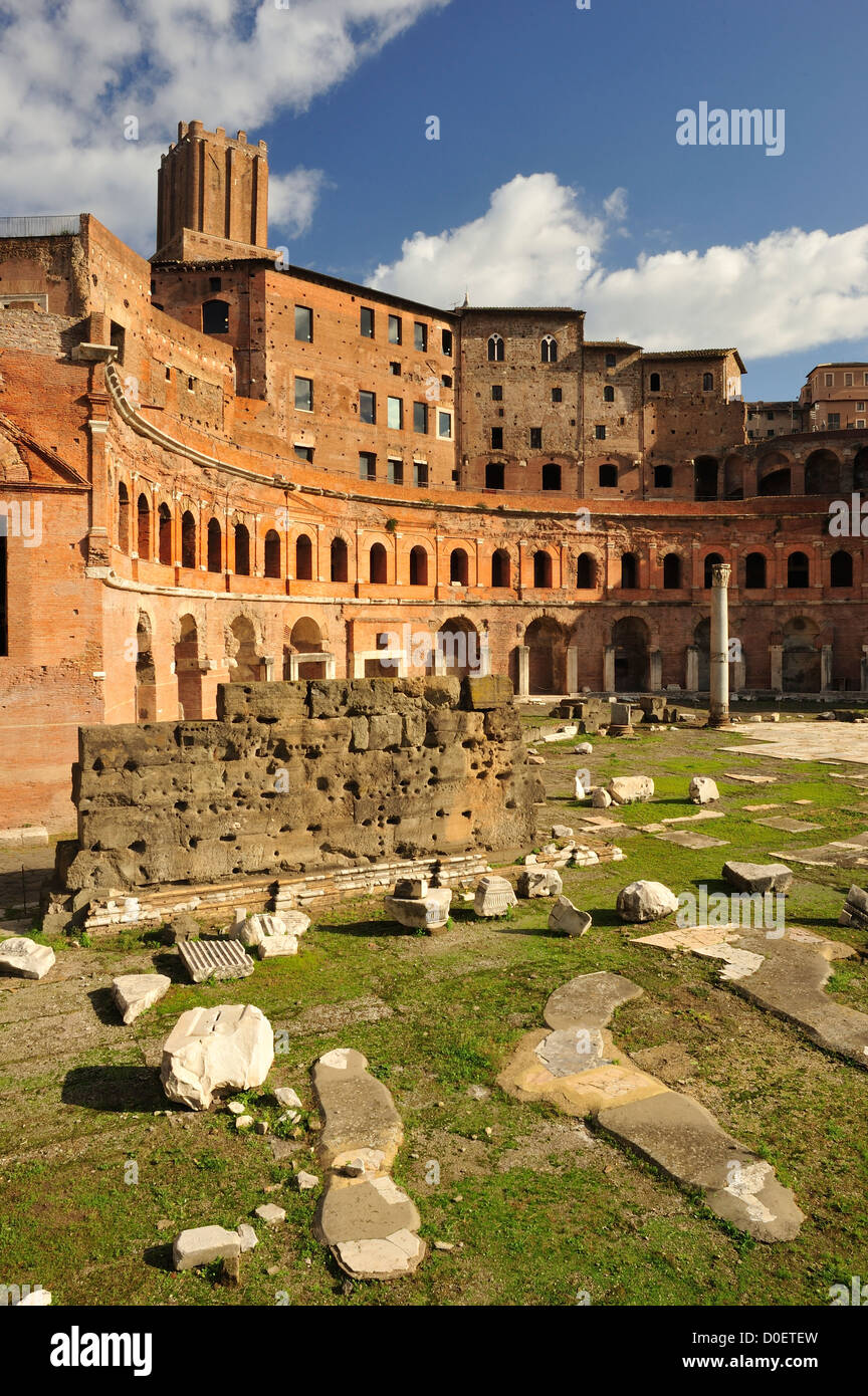 Il Foro di Traiano, il più grande dei Fori Imperiali di Roma, Italia Foto Stock