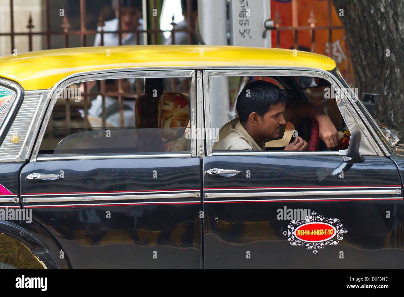 Tipico Taxi Vintage in Mumbai, India Foto Stock