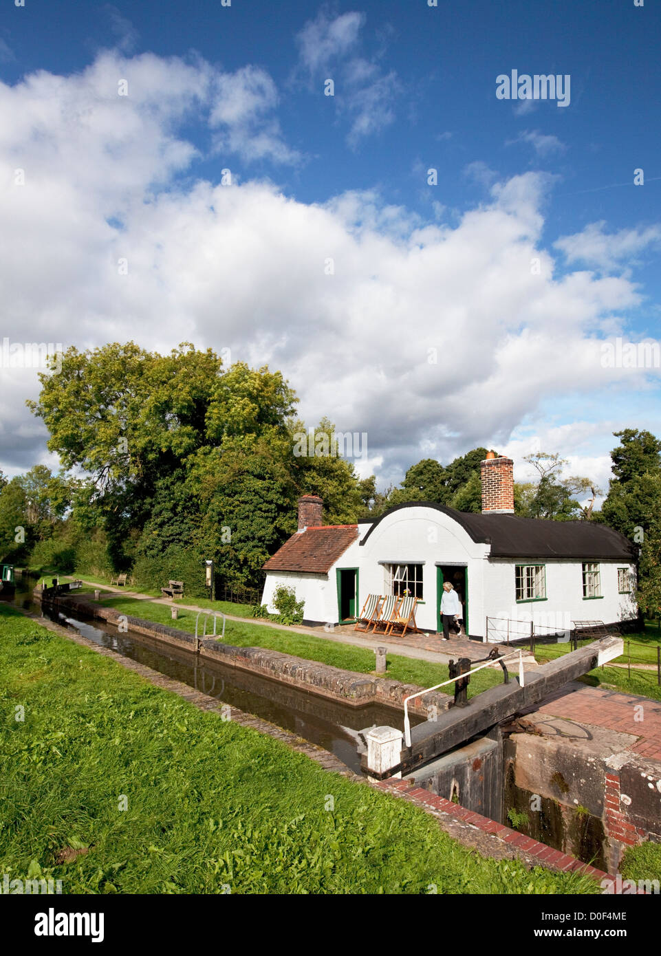 Cilindro serratura coperta Keepers Cottage, Lowsonford, Stratford upon Avon Canal, Warwickshire, Inghilterra, Regno Unito Foto Stock