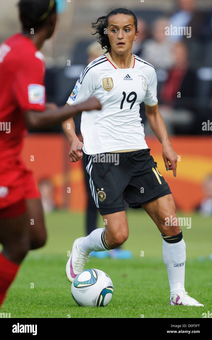 Fatmire Bajramaj della Germania in azione durante la partita di apertura della FIFA Coppa del Mondo Donne torneo di calcio contro il Canada a Foto Stock