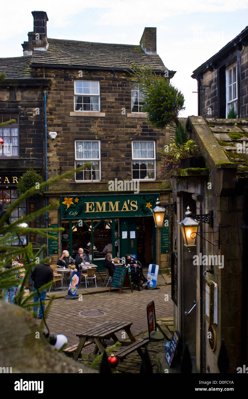 Emma's Cafe in Haworth, West Yorkshire, Inghilterra al tempo di Natale Foto Stock