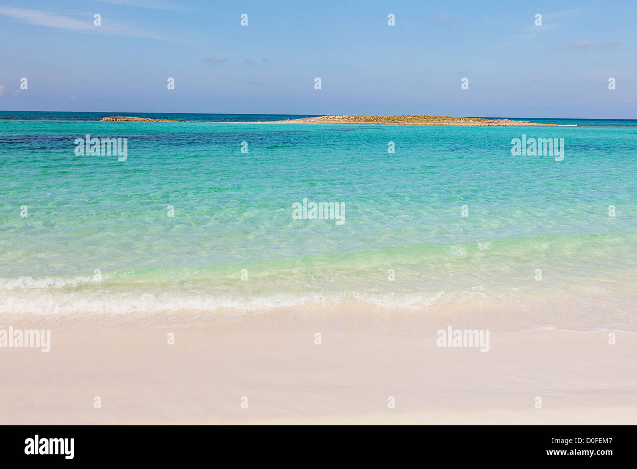Ocean Beach sulla baia di Bita sul Green Turtle Cay, Bahamas. Foto Stock