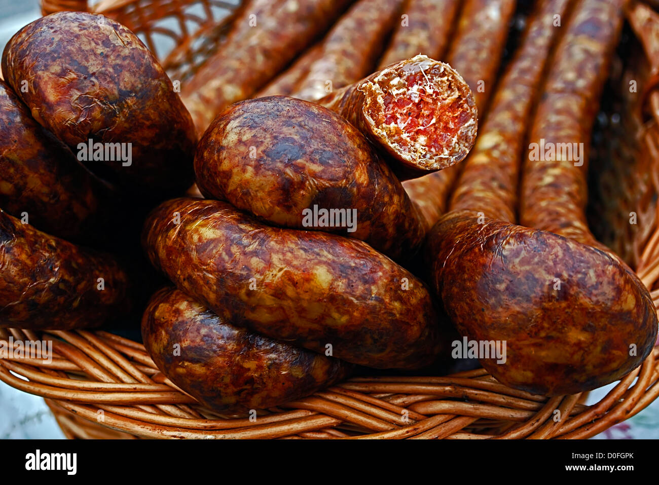 Tradizionale cibo rumeno (carnati), specificano in particolare per il mese di dicembre. Foto Stock