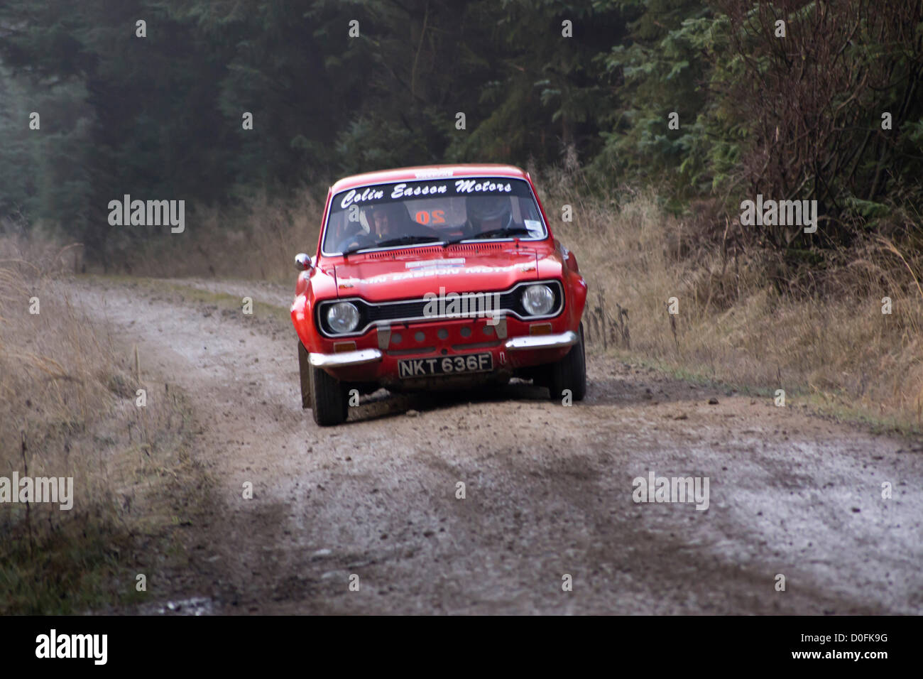 Pickering, North Yorkshire, Regno Unito. Il Roger Albert Clark Rally 2012 organizzata dalla de Lacy Motor Club. Driver e Co-Drivers spingendo le loro vetture per i limiti sulle tracce di sporco a Gale Rigg tappa del giorno 2 dei 3 giorni di manifestazione. Foto Stock