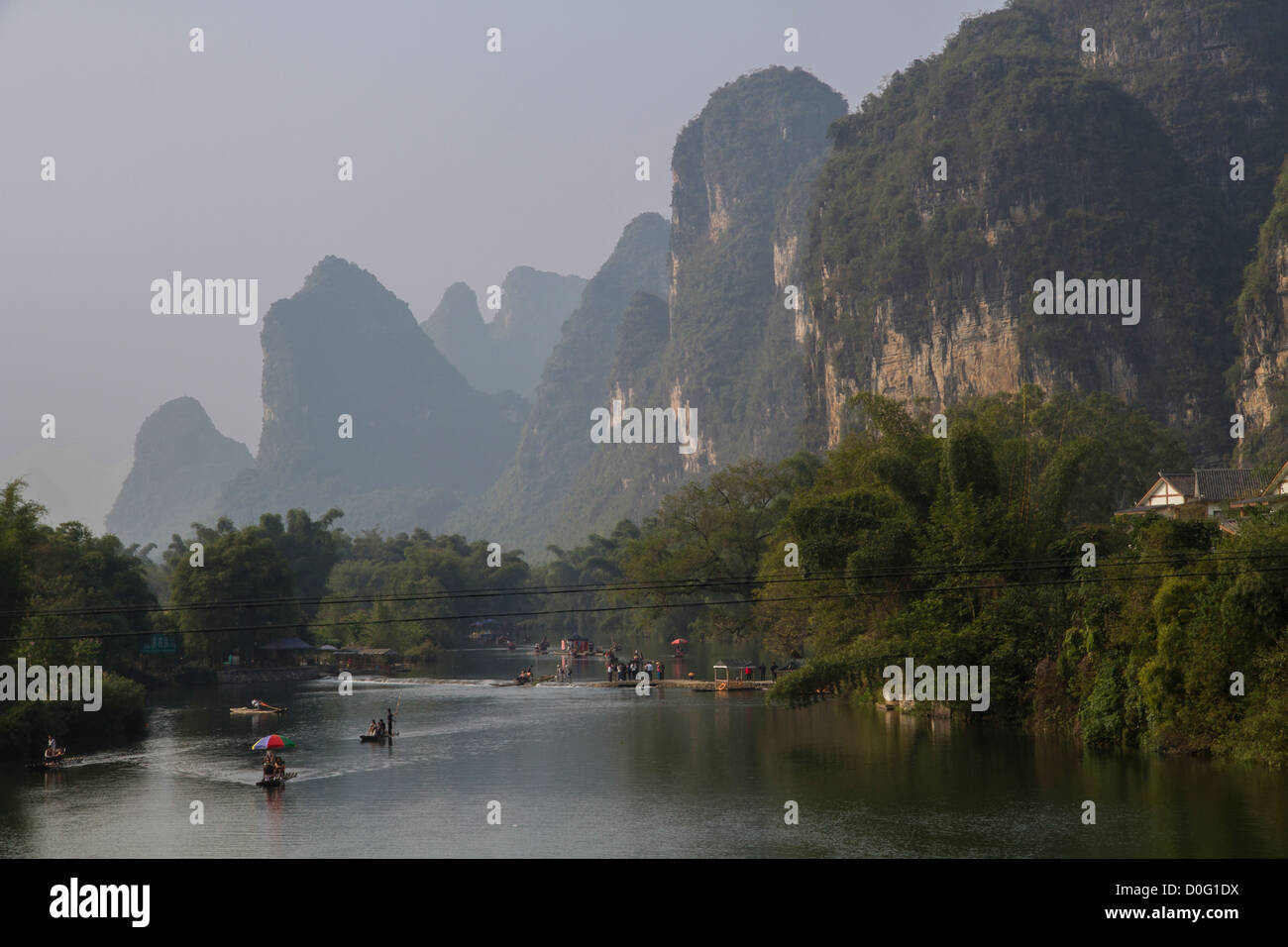 Cina Guangxi Yangshuo, Yulong river Foto Stock