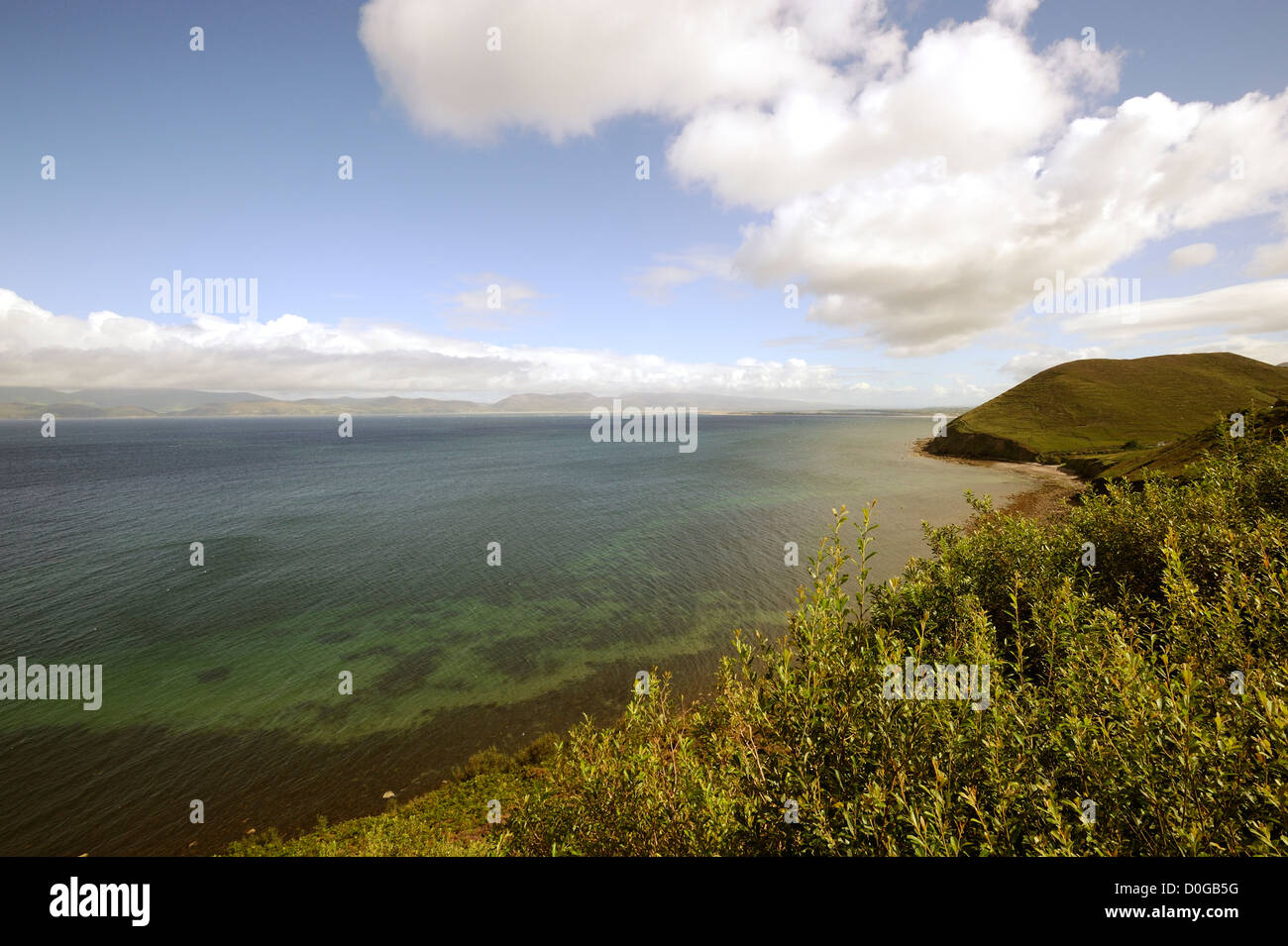 Coumeenole beach, costa della penisola di Dingle e Coumeenoole Bay, in estate, Irlanda. Foto Stock