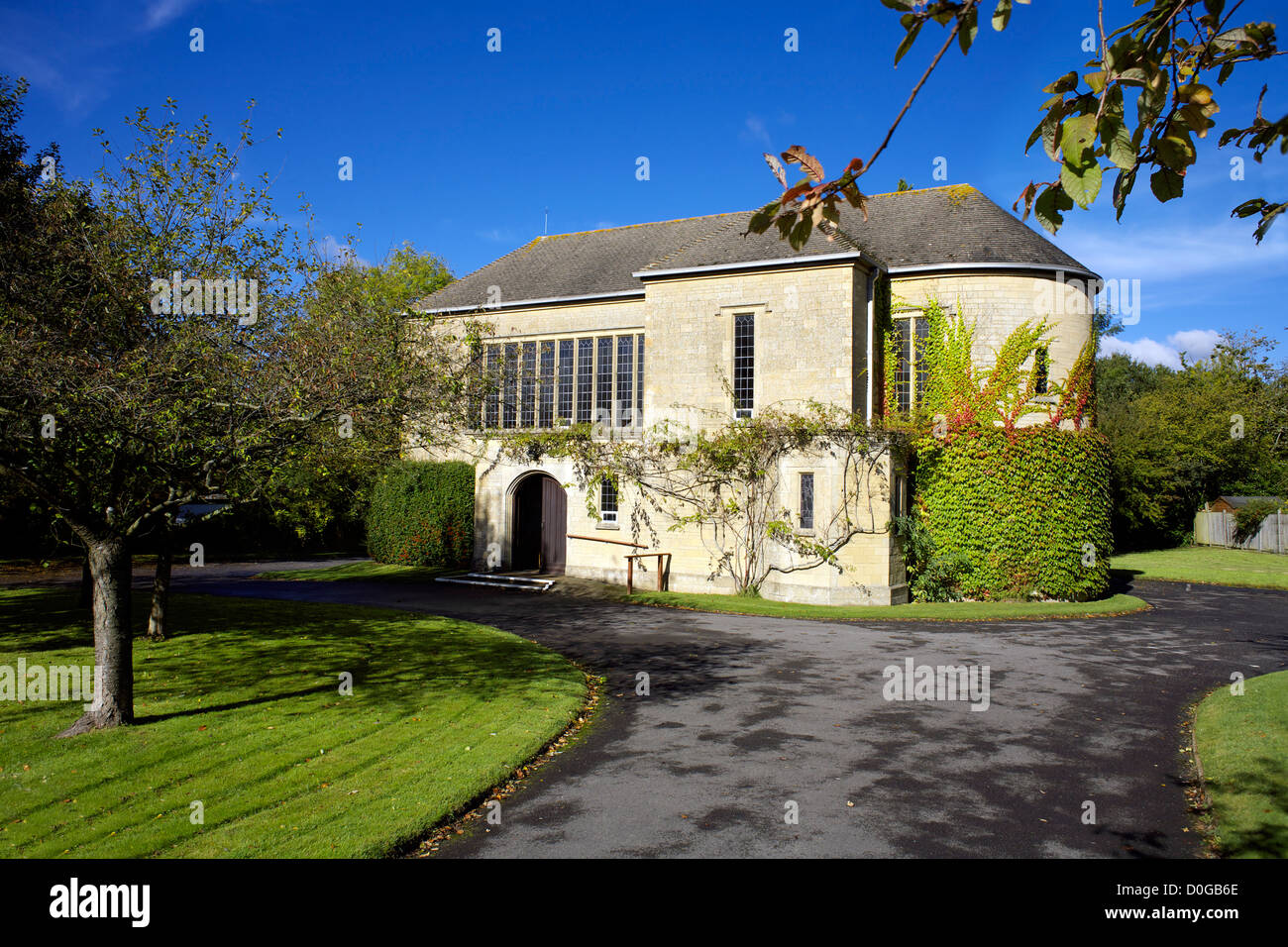 Santa Teresa di Avila chiesa cattolica Chiddingfold village Surrey in Inghilterra UK GB paesaggio rurale Paese Inghilterra inglese Foto Stock