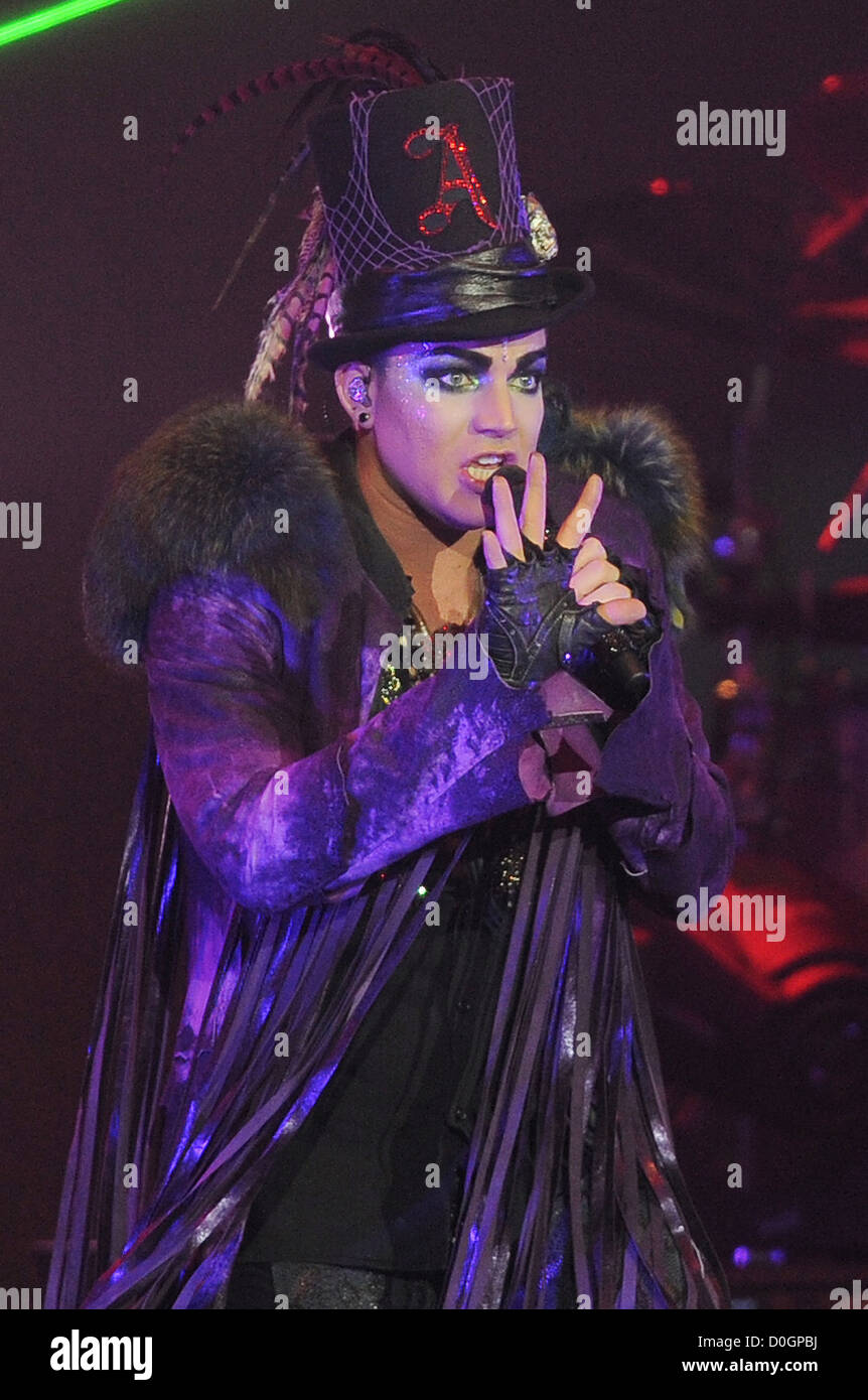 Adam Lambert esegue durante la "Glam Nation " tour presso il Seminole Hard Rock Hotel e Casino' Hard Rock Live Hollywood, Foto Stock