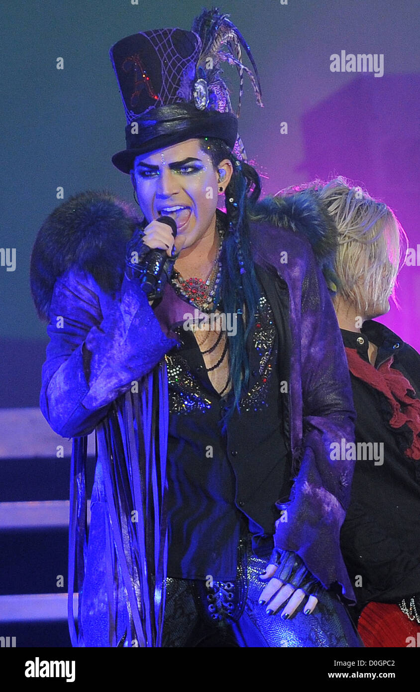Adam Lambert esegue durante la "Glam Nation " tour presso il Seminole Hard Rock Hotel e Casino' Hard Rock Live Hollywood, Foto Stock