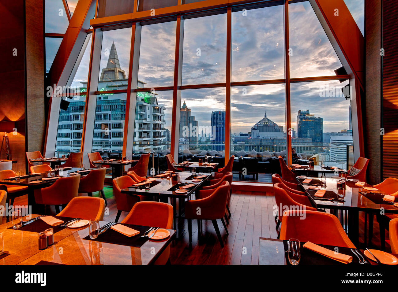 Parco Ventures Ecoplex & Okura Hotel Prestige, Wireless Road, Bangkok Foto Stock