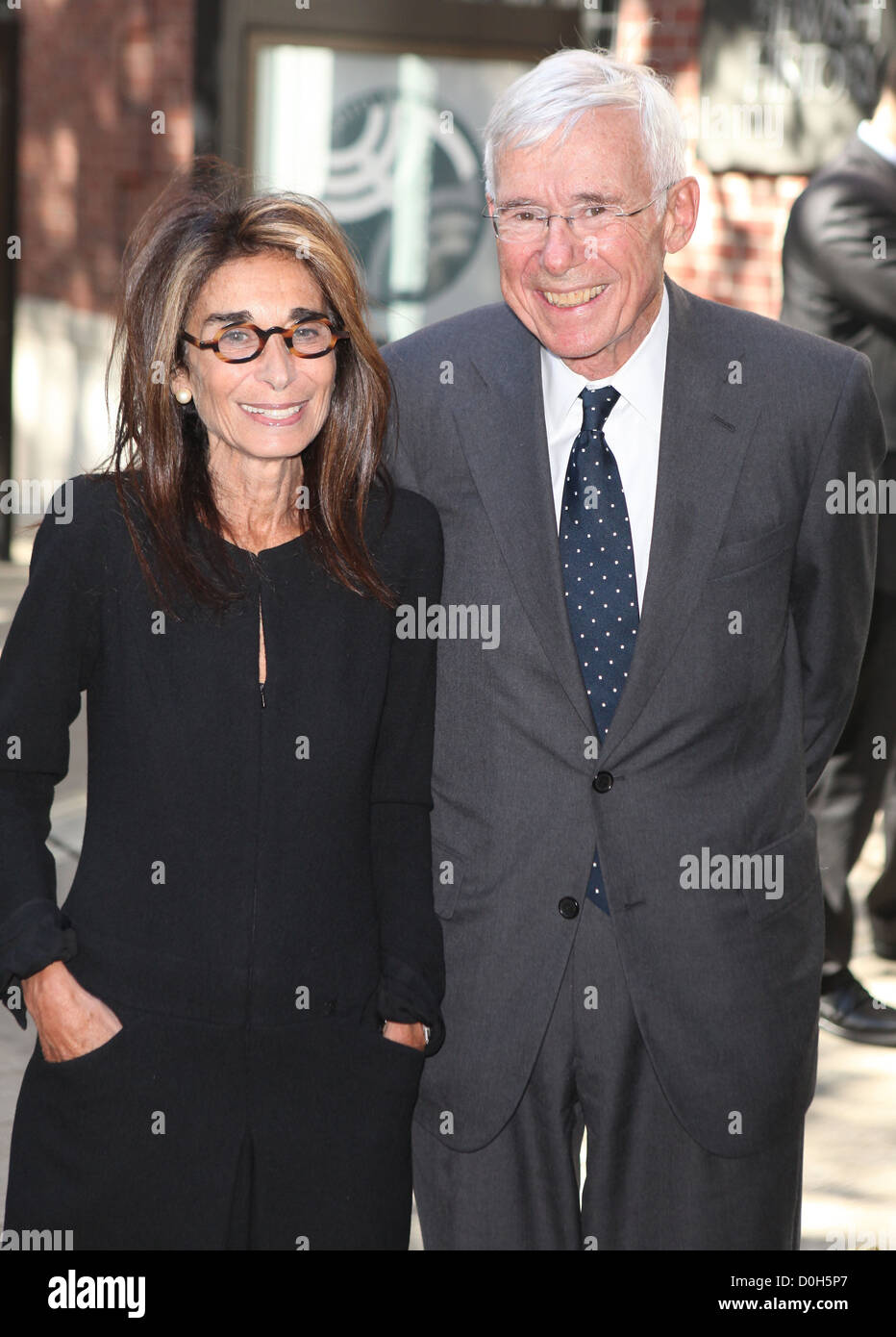 Carol Kahn Strauss W. Michael Blumenthal al Leo Baeck medaglia tenutasi al Leo Baeck Institute di New York City STATI UNITI D'AMERICA Foto Stock