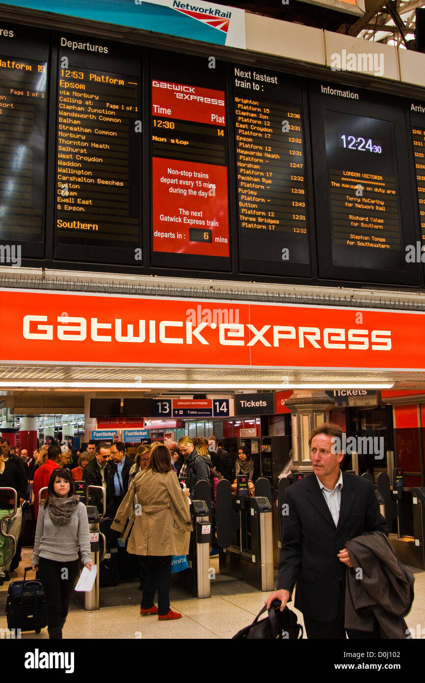 La stazione ferroviaria di Victoria Foto Stock