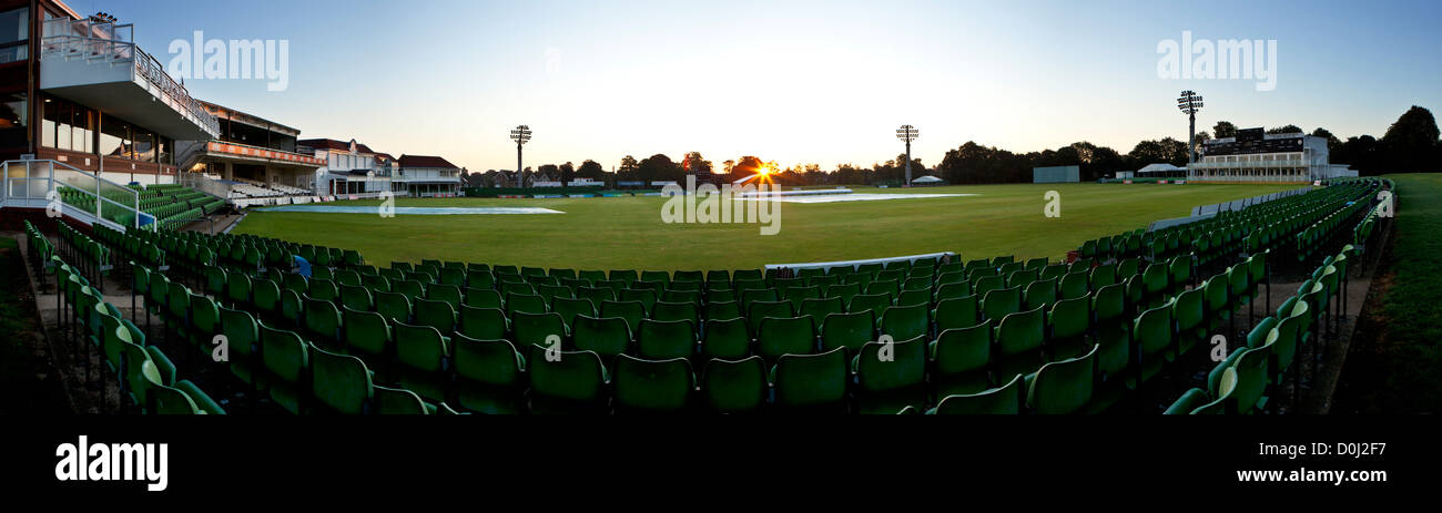 Una vista del Kent County Cricket Ground di sunrise. Foto Stock