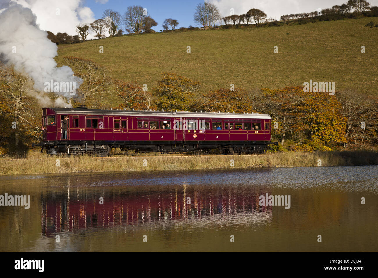 Railmotor sul Cornish linea di diramazione in Looe Foto Stock