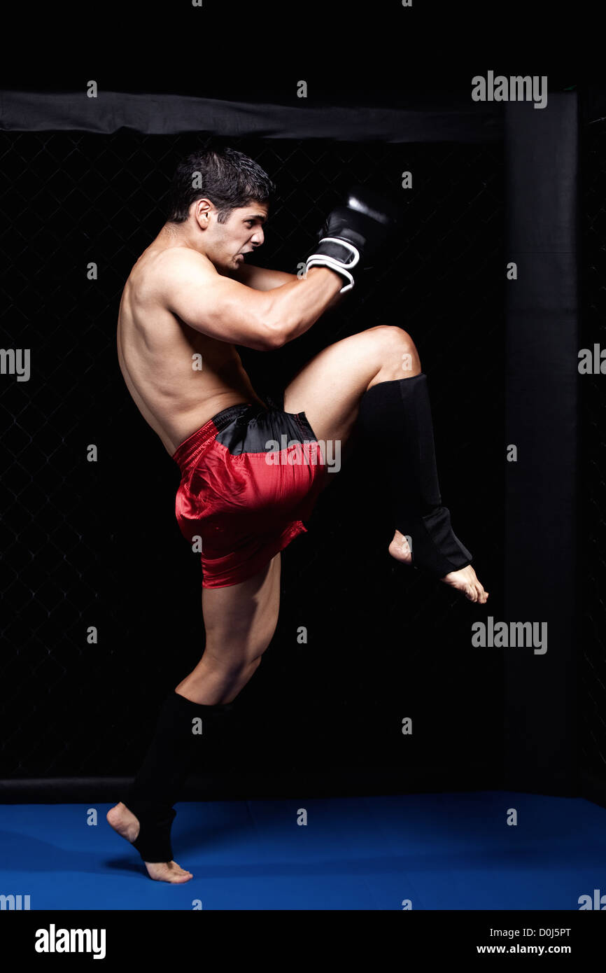 Mixed Martial artista prima di una lotta Foto Stock