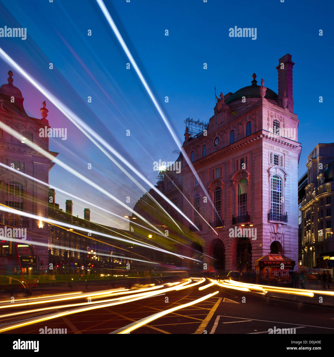 Piccadilly Circus si trova nel West End di Londra. Foto Stock