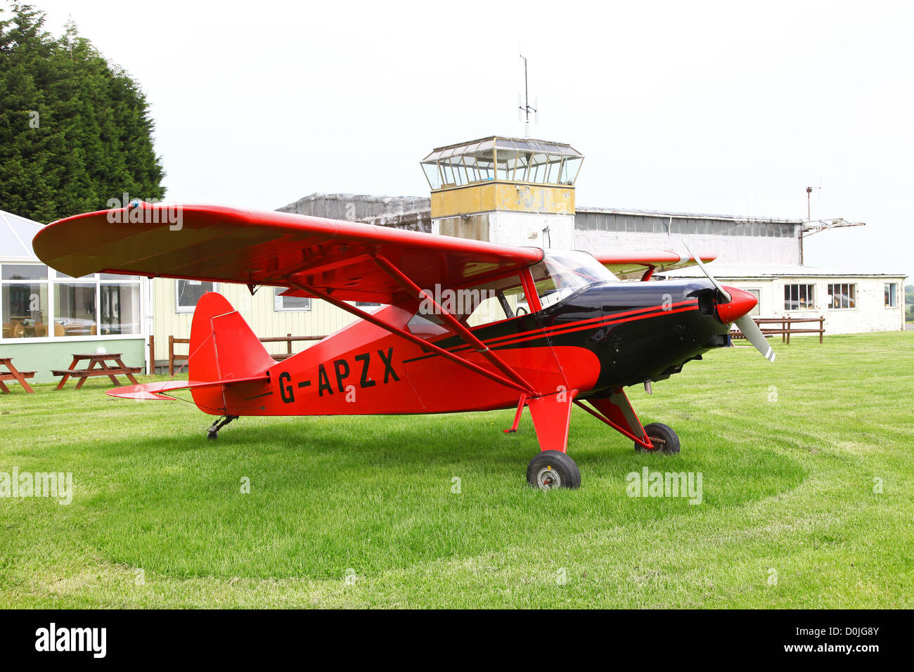 1957 Piper PA-22-150 Caraibi costruzione numero N 22-5181 Foto Stock