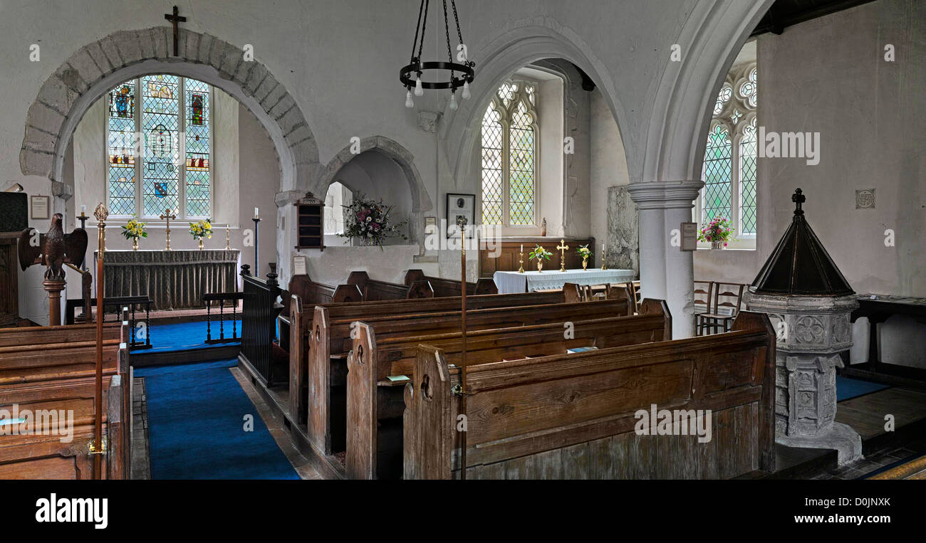 Interno di Santa Maria Vergine Chiesa di Lindsell. Foto Stock