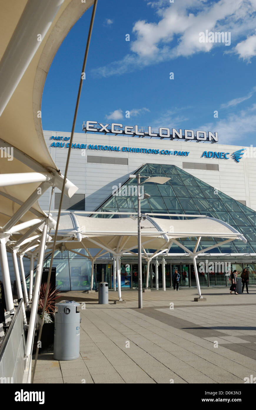 Esterno del ExCeL Londra centro esposizioni e conferenze. Foto Stock
