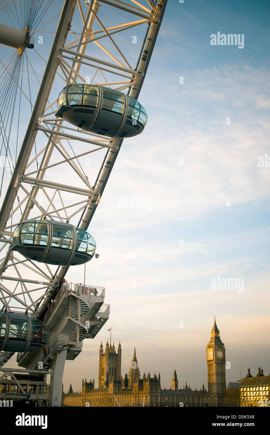 Il Big Ben e il London Eye. Foto Stock