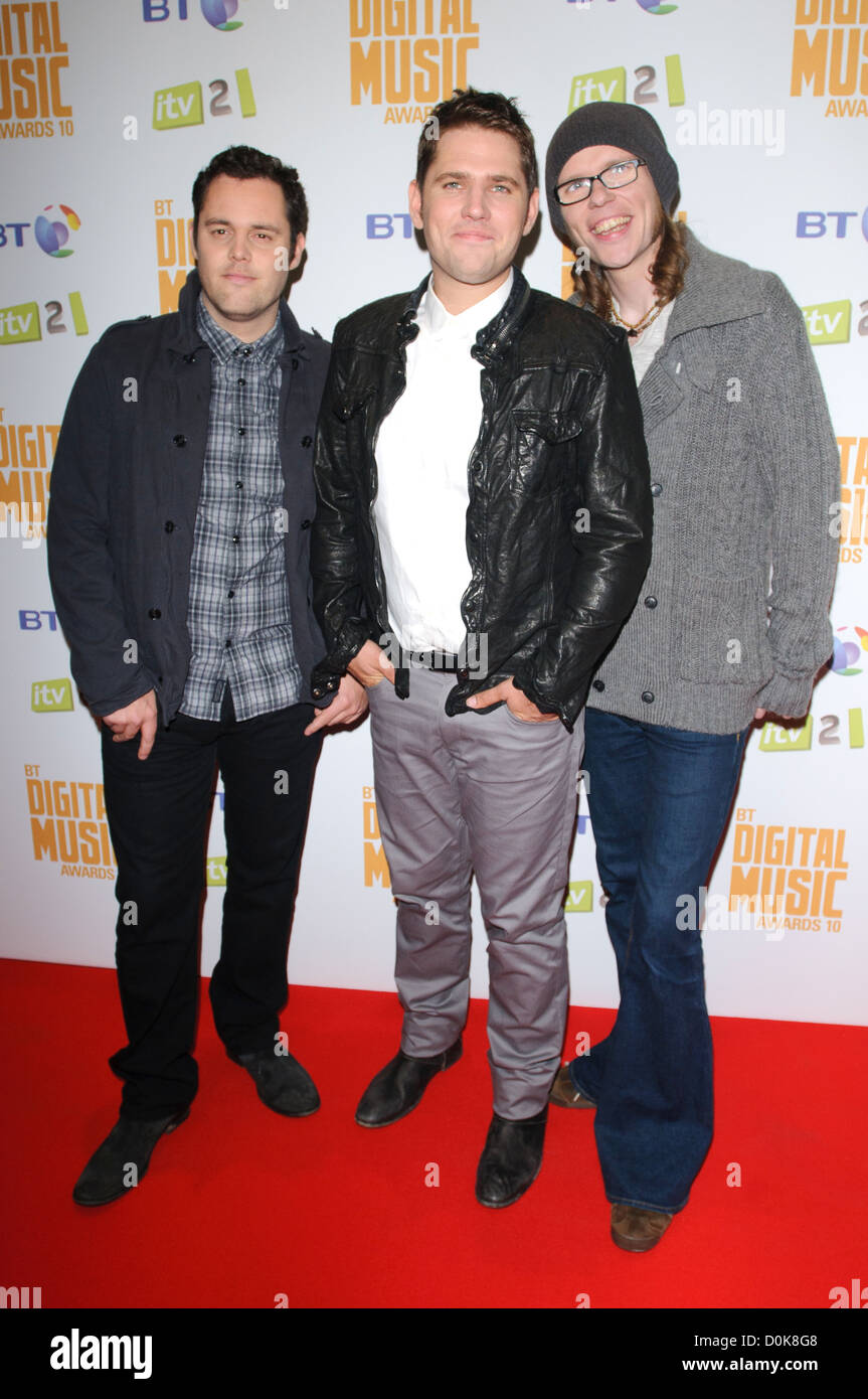 Peter Ellard, Roy Stride e Greg Churchouse di scouting per ragazze a BT Digital Music Awards al Roundhouse - Arrivi. Foto Stock