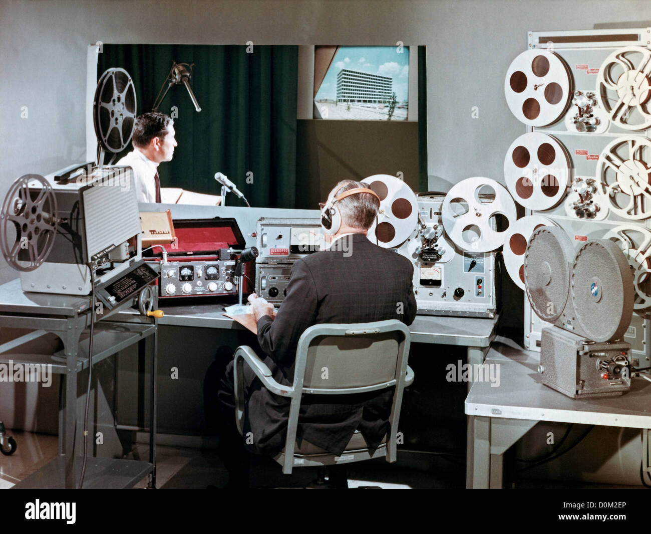 Stato della tecnica vocale e studi di registrazione per il lavoro cinematografico, rigature, doppiaggio e riproduzione di interblocco, circa 1964. Foto Stock