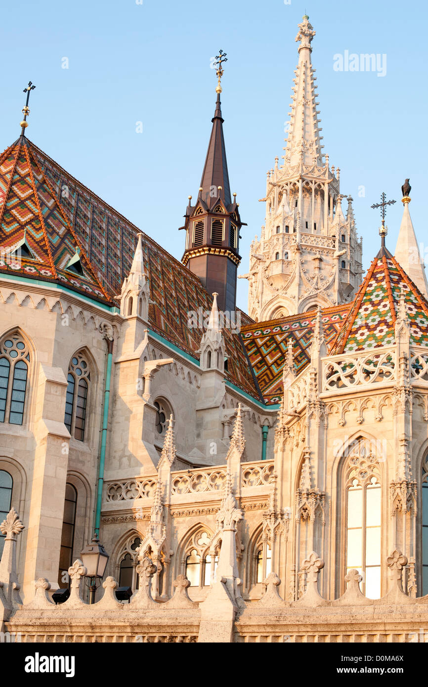 La Chiesa di San Mattia nel quartiere del Castello di Budapest, la capitale di Ungheria. Foto Stock