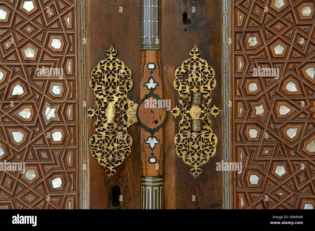 Dettaglio della porta in Ottoman tombe imperiali in Ayasofya Istanbul Turchia Foto Stock