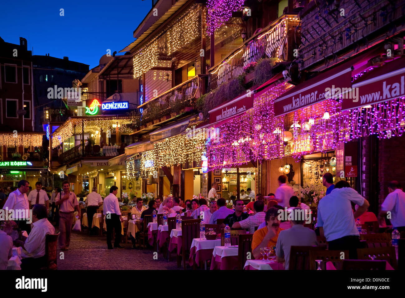 Kumkapı ristoranti di pesce Istanbul Turchia Foto Stock