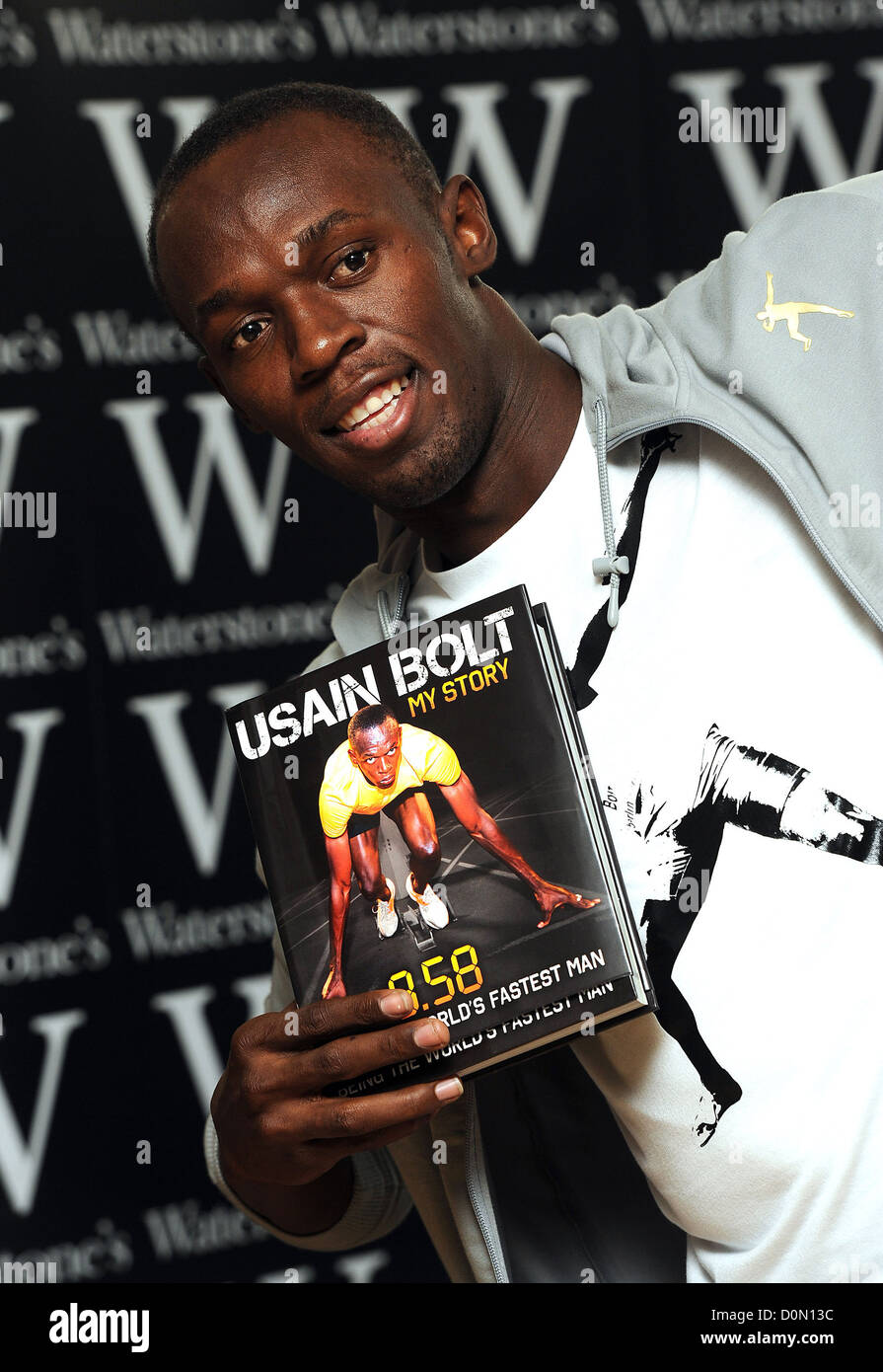 Usain Bolt segni le copie del suo libro "9,58" a Waterstone di Piccadilly, Londra Inghilterra - 02.09.10 Foto Stock