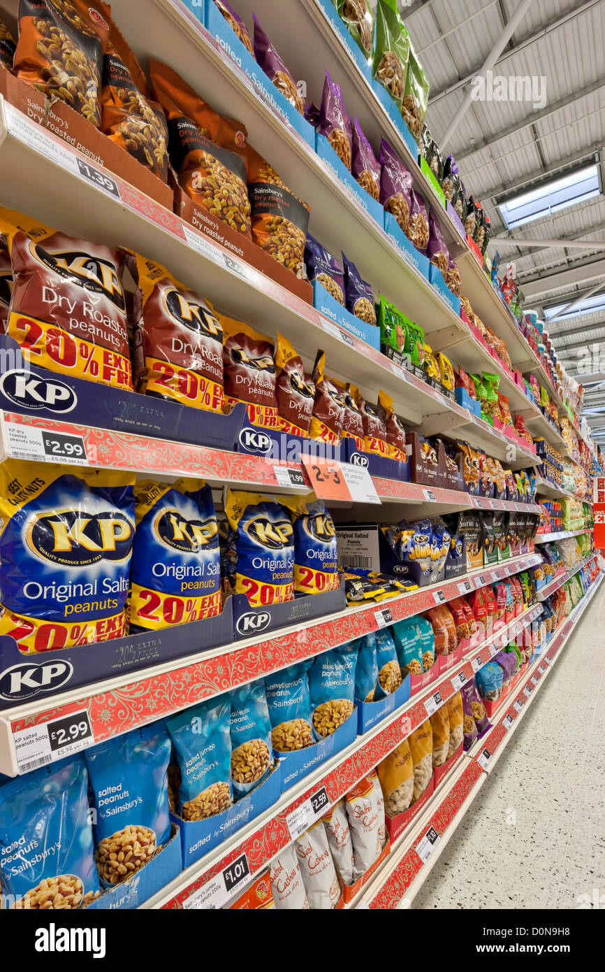 Visualizzazione delle arachidi in un supermercato Foto Stock