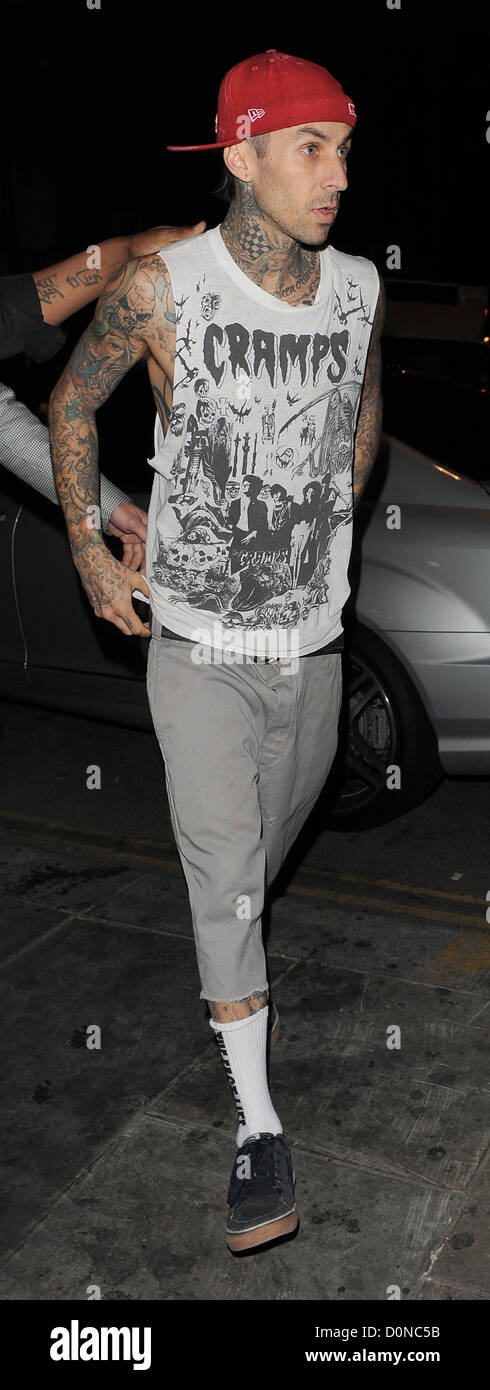 Travis Barker dei Blink-182, arrivando a Boujis nightclub di Londra - Inghilterra - 06.09.10 Foto Stock