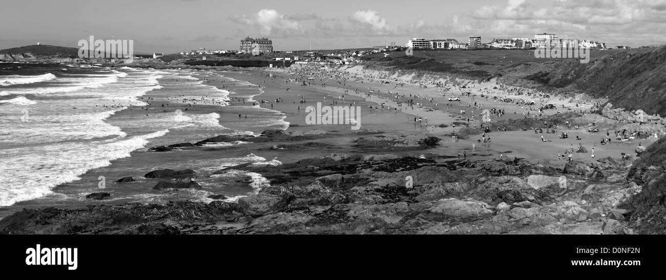 Bianco e nero immagine panoramica, Fistral Surf Beach, Newquay città; Cornwall County; Inghilterra; Regno Unito Foto Stock