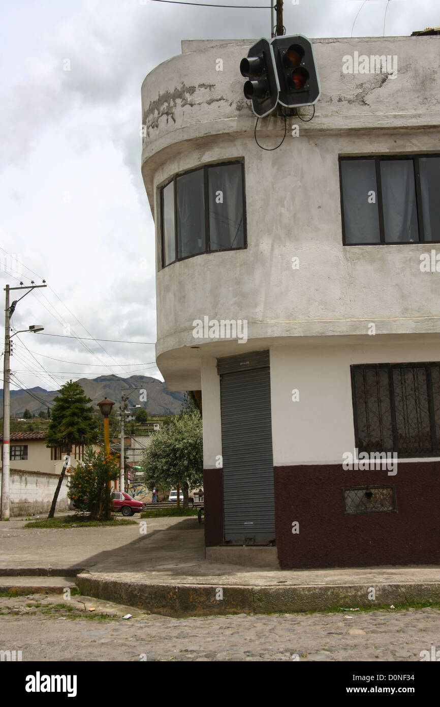 Angolo di strada in una piccola città in Ecuador Foto Stock