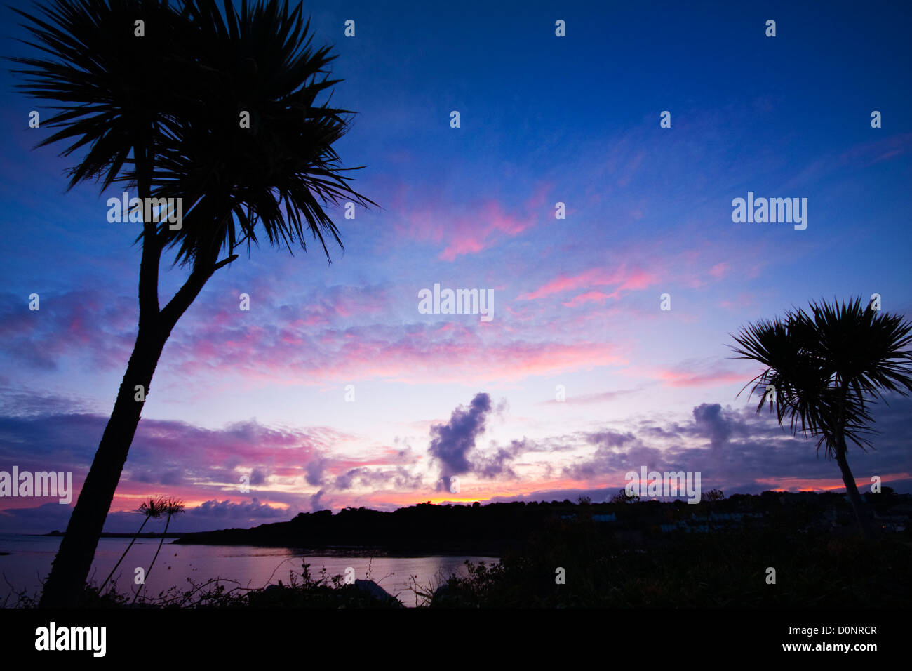 Drammatica del cielo della sera su St Marys,Isole Scilly,cornwall, Regno Unito Foto Stock Drammatica del cielo della sera su St Marys,Isole Scilly,cornwall, Regno Unito Foto Stock