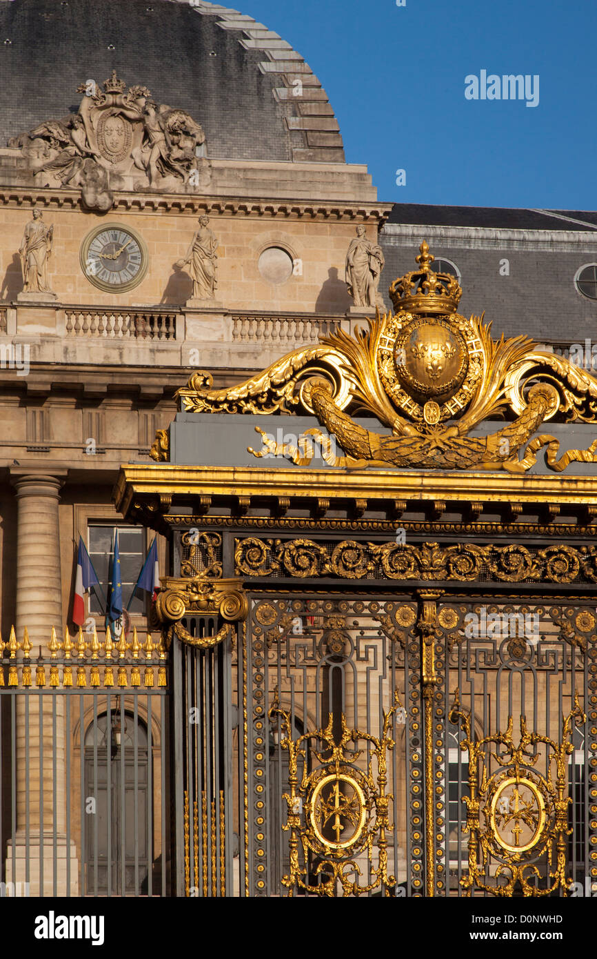 La mattina presto al varco di ingresso al Palais de Justice, Parigi Francia Foto Stock