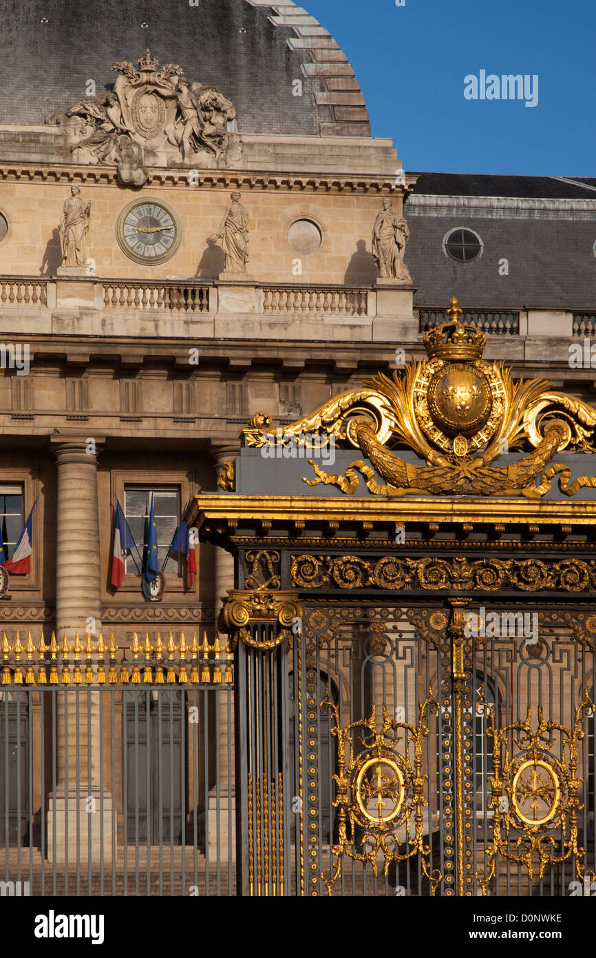 La mattina presto al varco di ingresso al Palais de Justice, Parigi Francia Foto Stock