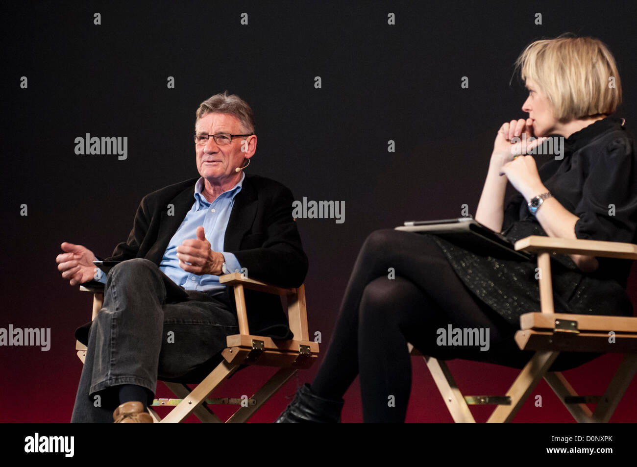 Apple Store di Regent Street, Londra, Regno Unito, 28 nov. 2012 - Michael Palin, intervistato da Edith Bowman, parla dei suoi viaggi nel suo recente libro, "Brasile". Foto Stock