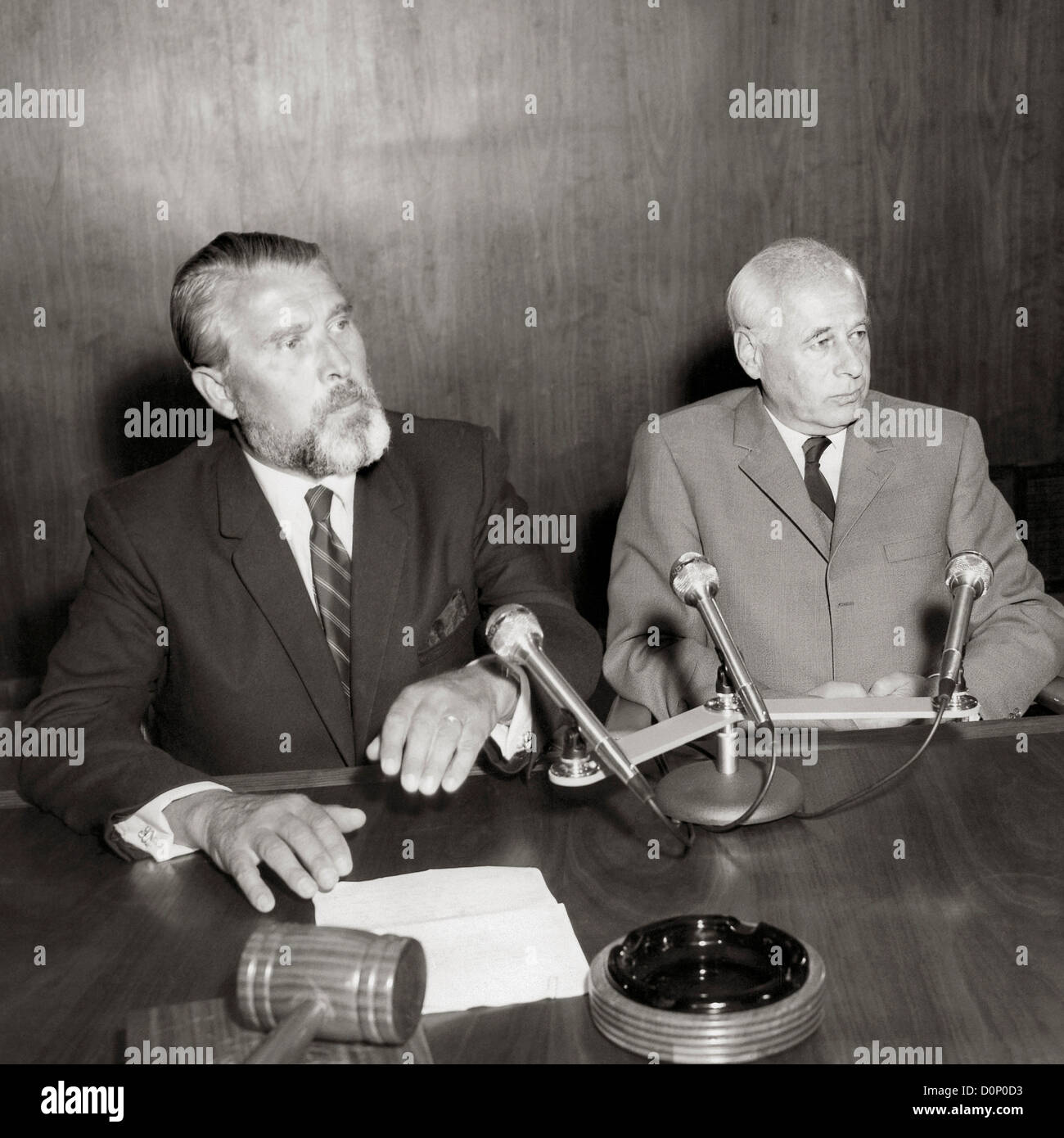Wernher von Braun e Eberhard Rees Foto Stock