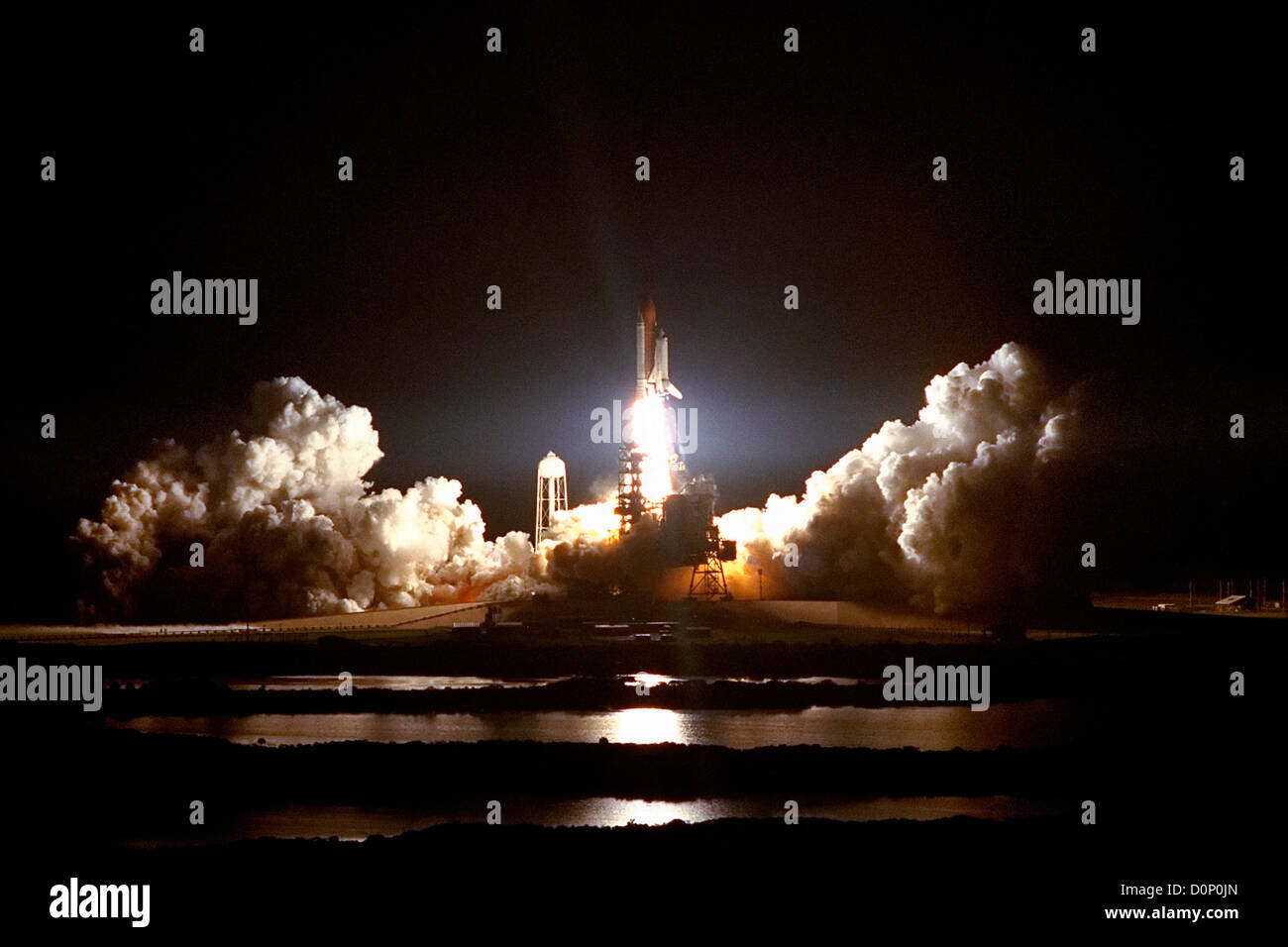 Notturno di lancio della navetta spaziale Atlantis su STS-86 Foto Stock