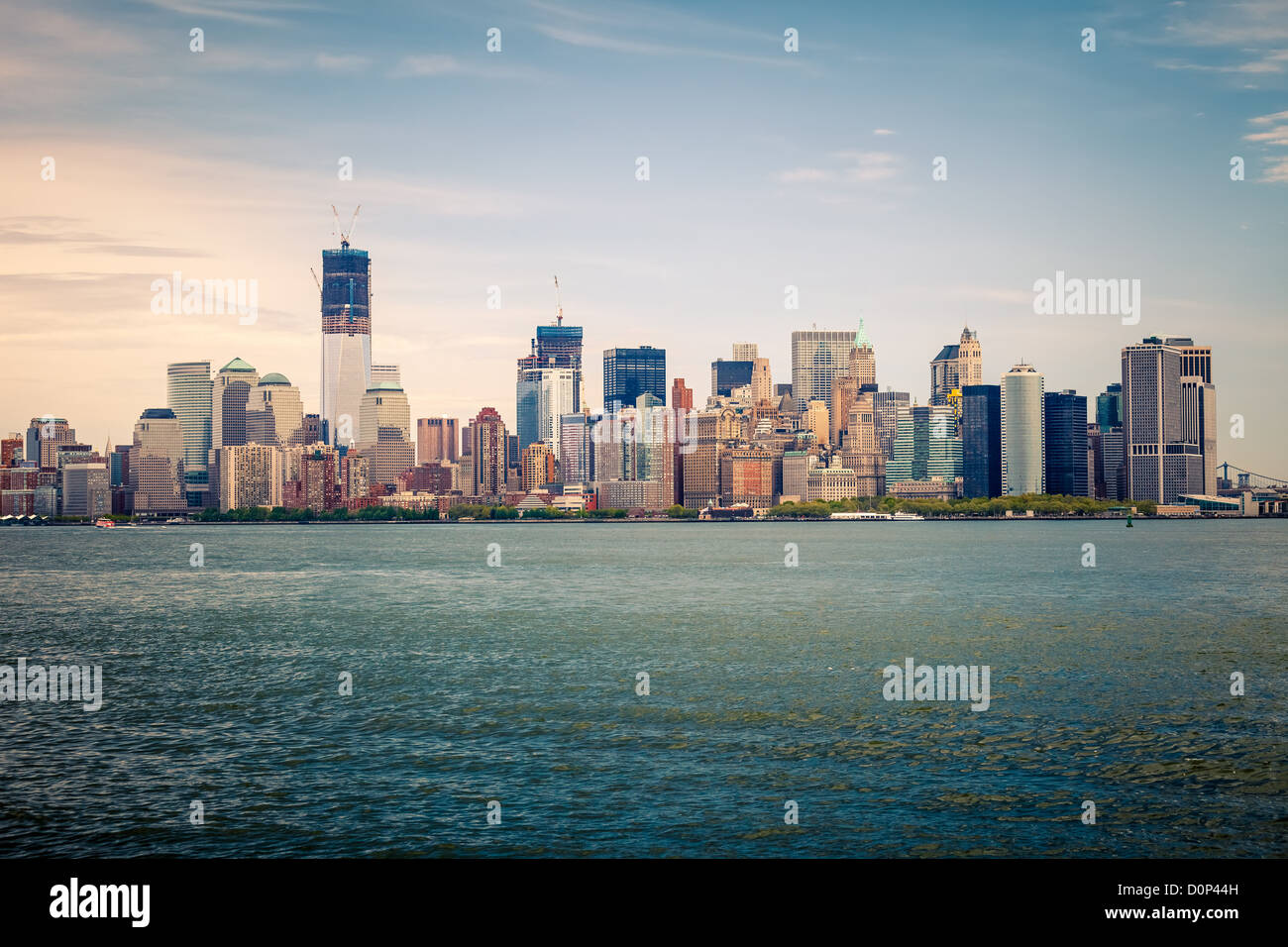 Vista su Manhattan dal fiume Hudson Foto Stock