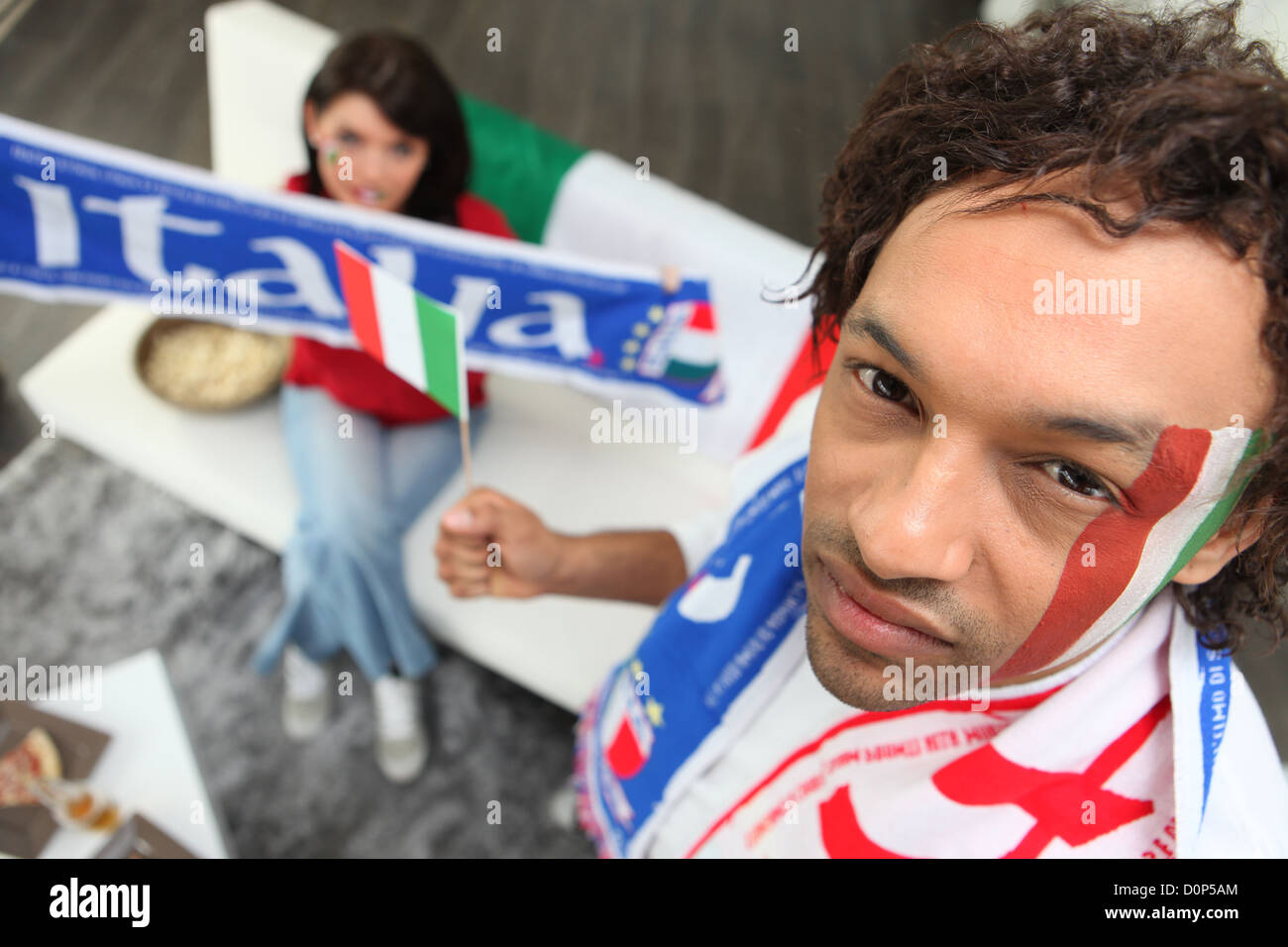 Il calcio italiano fan a casa Foto Stock