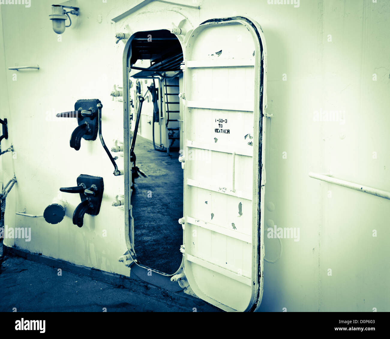 Una porta a tenuta stagna sulla lightship Chesapeake, Baltimore Foto Stock